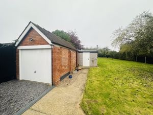 Garage - click for photo gallery